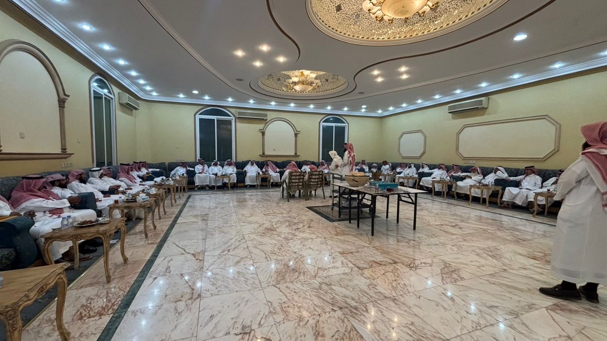 MohmmdAltamimi's tweet photo. شرفنا مساء اليوم الأربعاء في حي القارة 
الشيخ /منيف بن سعد الرسام  واخوانه 
وجمع من الوجهاء والمشائخ 
بداية استمع الجميع إلى مشاركة شعرية من الشاعر الوردي
ثم كذلك مشاركات شعرية
من الأشبال
نالت إعجاب الجميع https://t.co/25xTKBY2Ha