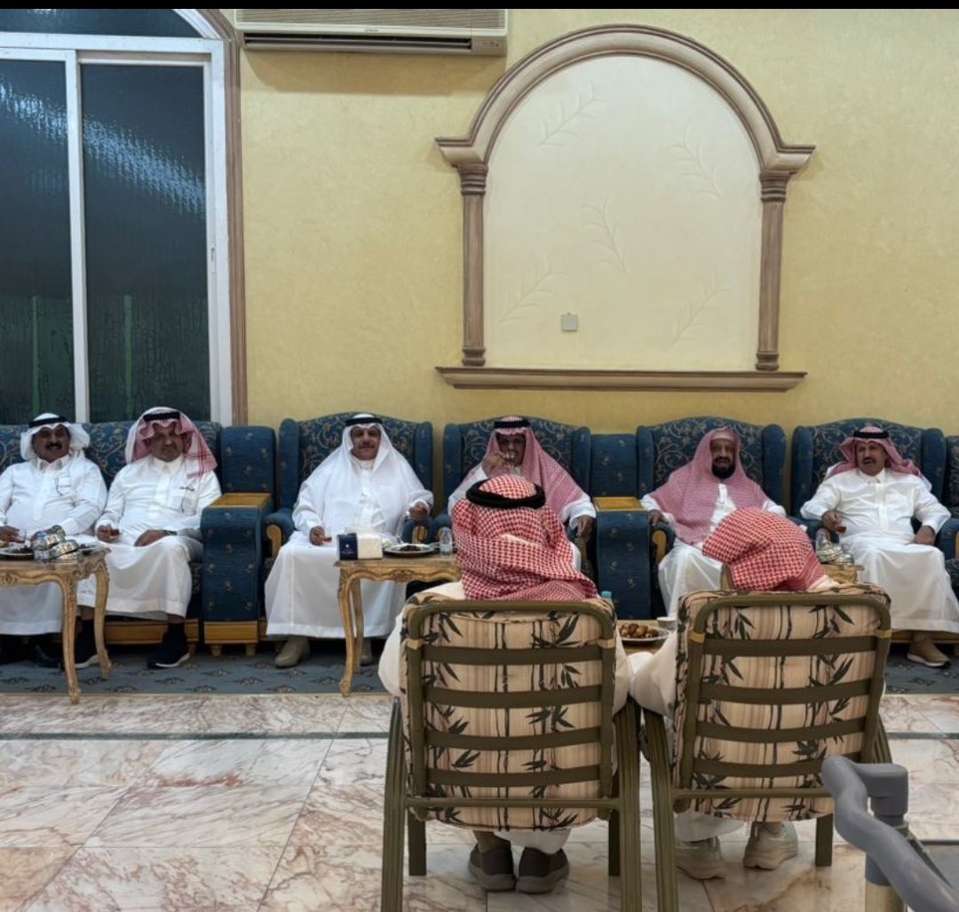 MohmmdAltamimi's tweet photo. شرفنا مساء اليوم الأربعاء في حي القارة 
الشيخ /منيف بن سعد الرسام  واخوانه 
وجمع من الوجهاء والمشائخ 
بداية استمع الجميع إلى مشاركة شعرية من الشاعر الوردي
ثم كذلك مشاركات شعرية
من الأشبال
نالت إعجاب الجميع https://t.co/25xTKBY2Ha