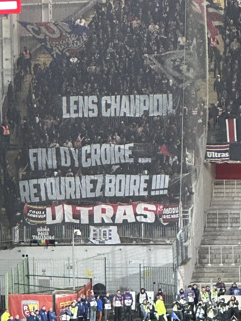 JulianNev89's tweet photo. 😂😂😂

#RCLPSG https://t.co/FU0xk97LKU