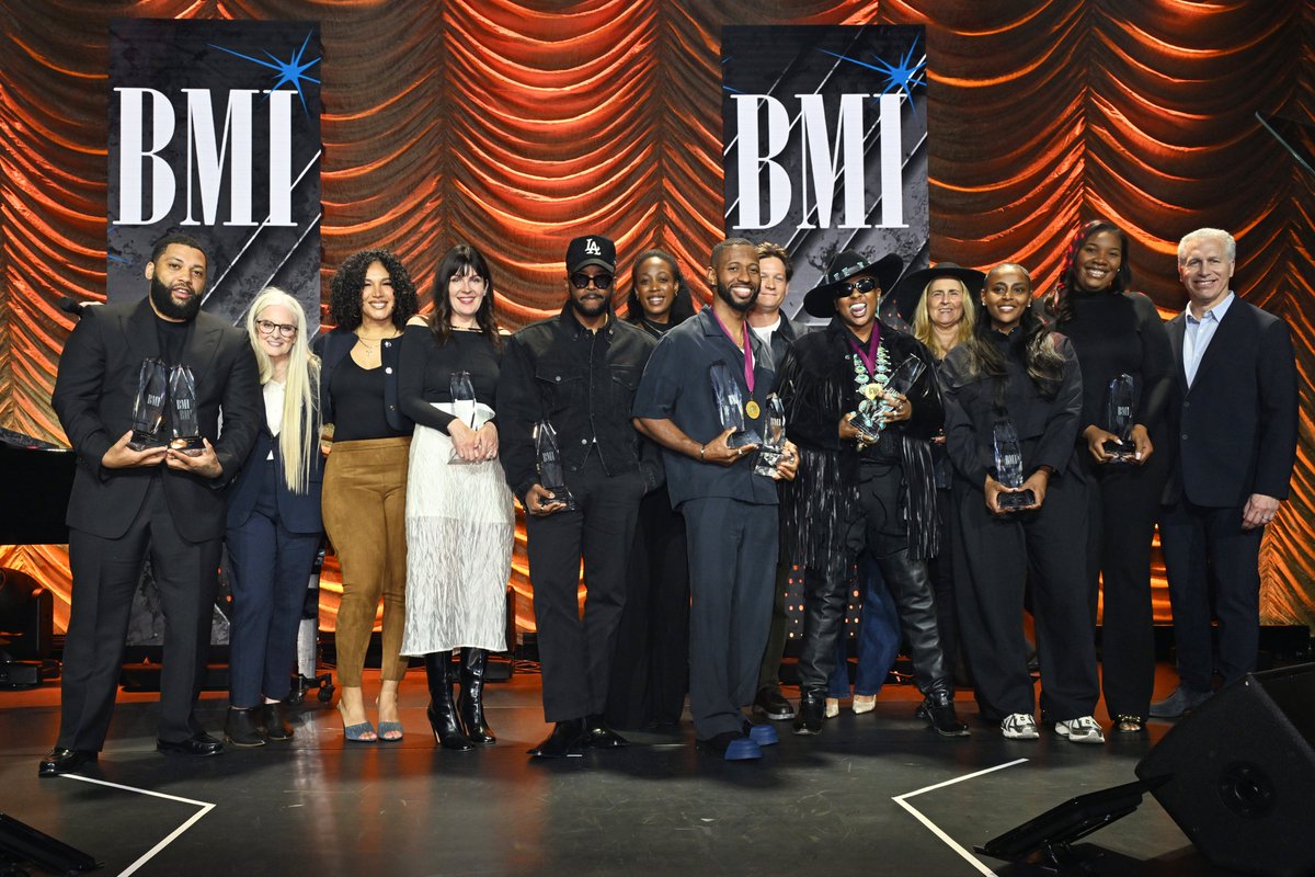 bmi's tweet photo. Our BMI Song of the Year winners for "luther" at the #BMIPopAwards
@MTechmusic, @spillmyINK #SamDew @KendrickLamar @lilahflipdabeat @sounwave @SZA https://t.co/xzx9r9aGOK