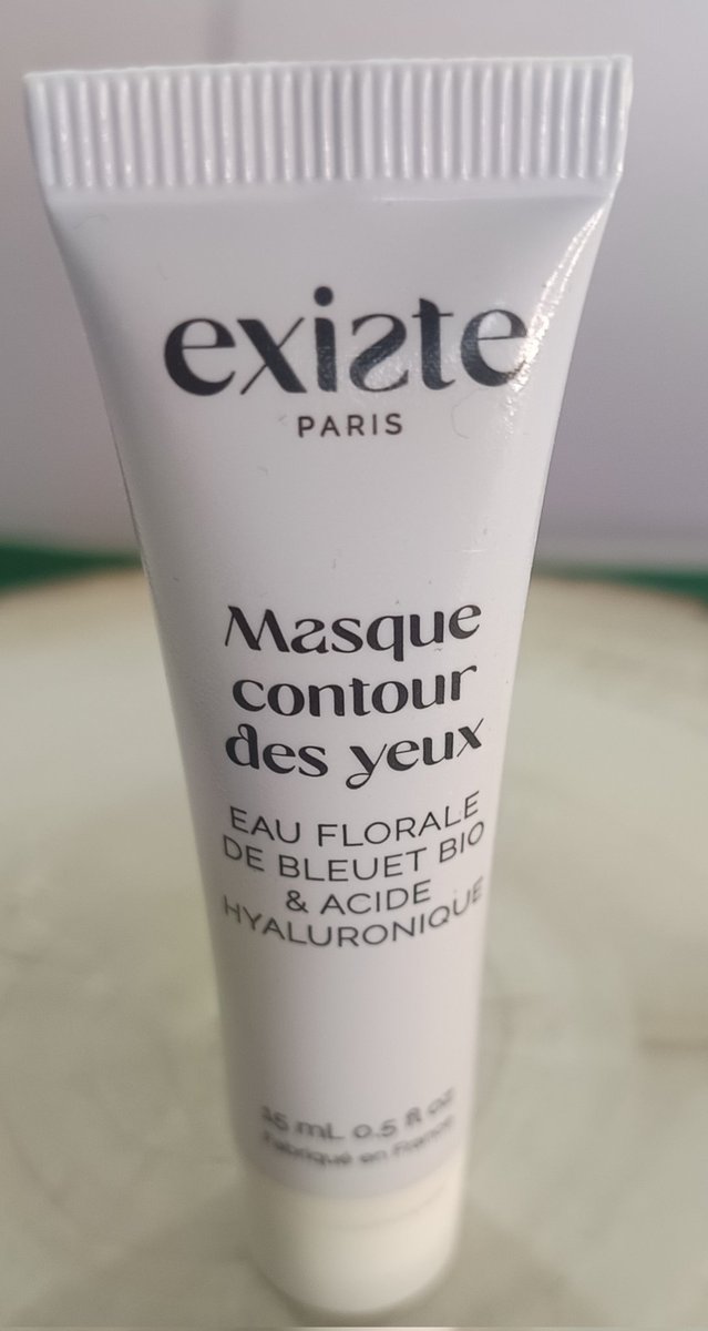 TestMaquillage's tweet photo. Masque contour des yeux Existe.
Made in France
Son prix 59€ les 15 ML.
Mon retour;
Le masque est frais .
Sent très bon agréable a utiliser.
Il hydrate le contour de l'oeil
Je l'est eu dans mon calendrier Biotyfull Box
#Existe https://t.co/XDRER44B4u