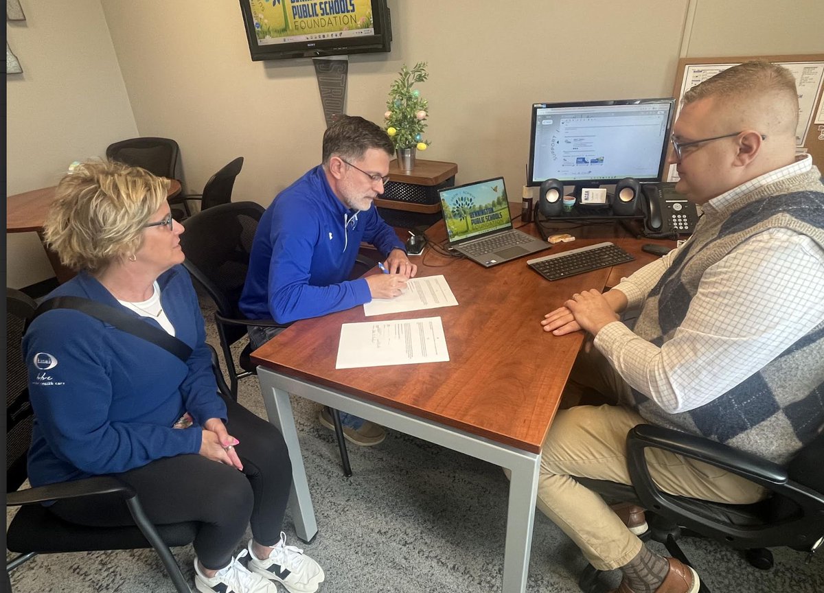 BPSF92's tweet photo. Honored to announce the newest Forever BPS Legacy Gift: James &amp; Susan Dick Memorial Scholarship for Future Educators, established by Jeremy &amp; Jen Dick to honor Jeremy’s parents' lifelong commitment to education. ❤️ 

Read the full story:  https://t.co/mlKvHD39Jr https://t.co/XdK9tZdAN0