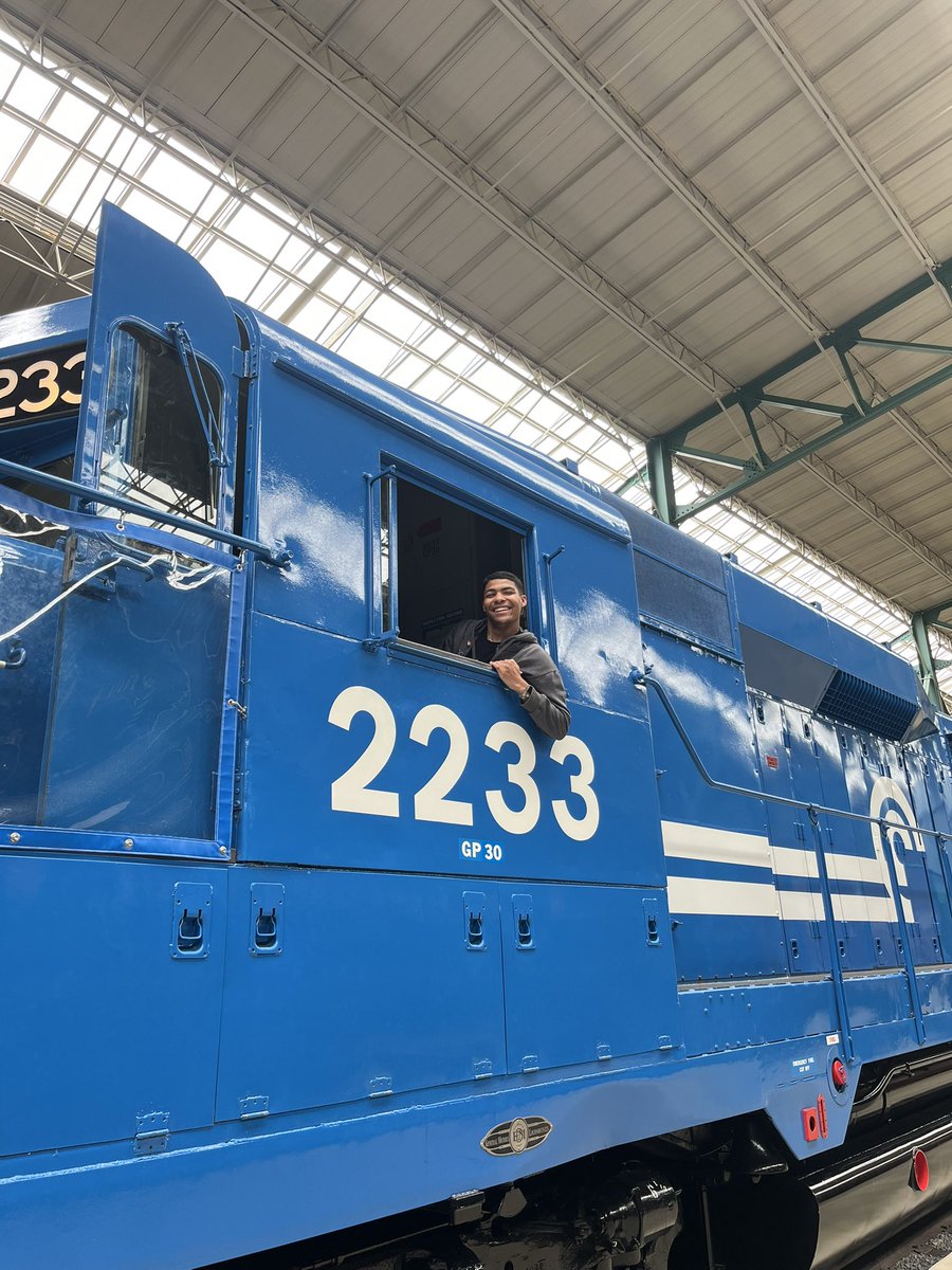 TheBlack2P's tweet photo. Back with the trains! https://t.co/EQXBdQ9Auk