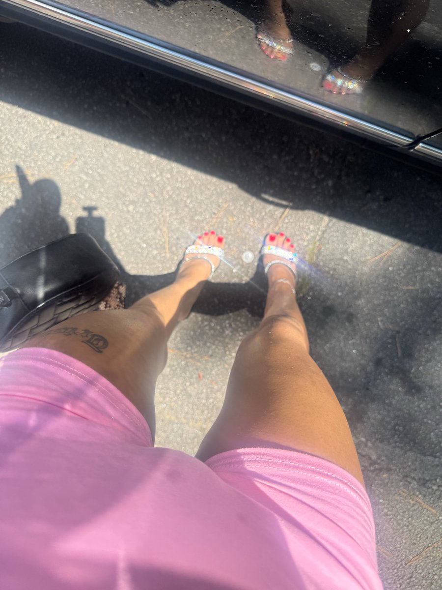 Lasarah Roberts tweet media