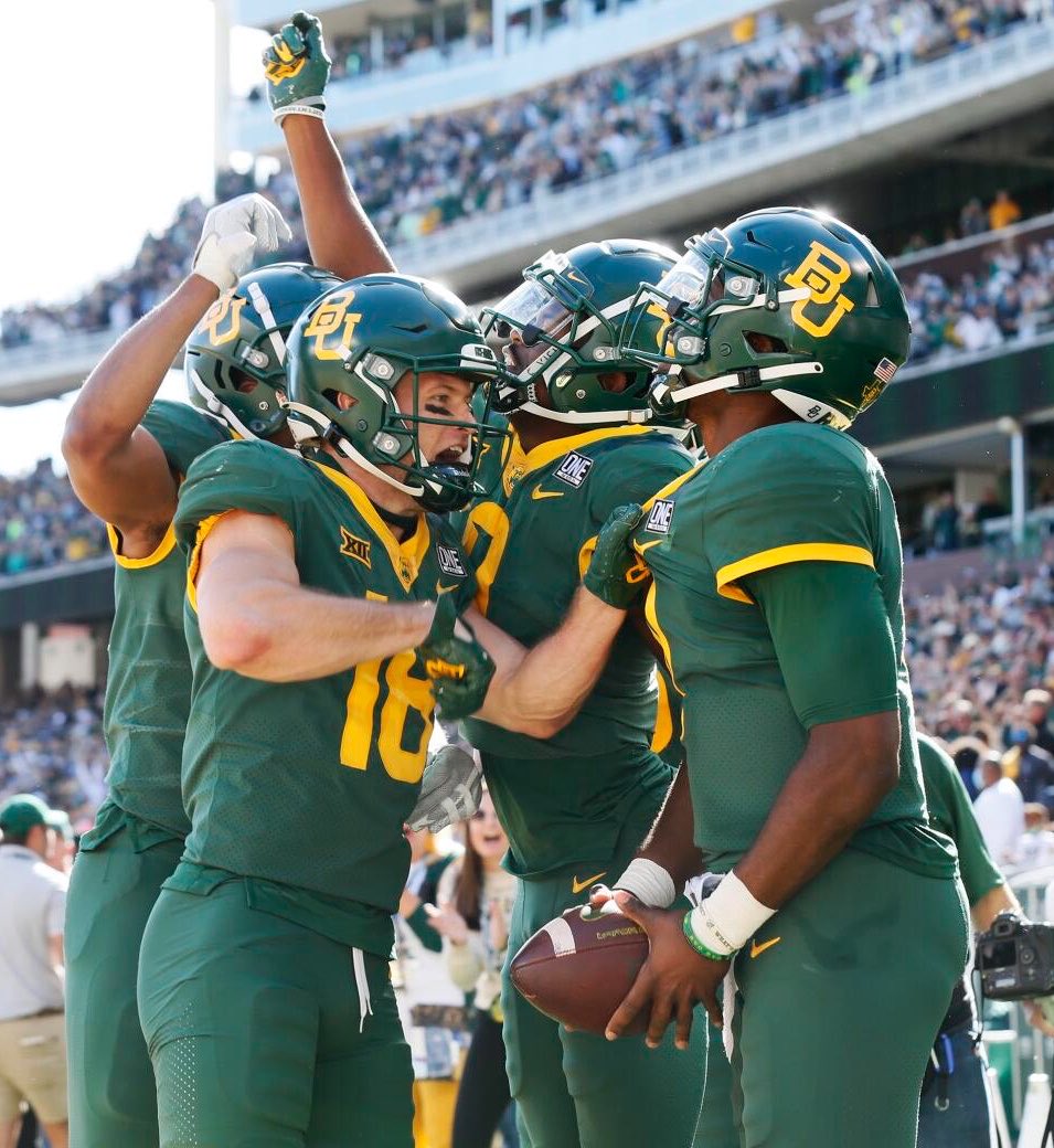 CoachSoria's tweet photo. Shout out to Coach Jamar Chaney (@Jamar51Chaney) from the Baylor University Bears for making a stop in Hiram Clarke, TX and recruiting our Marlins! ##RecruitMadison #SouthSideStandard https://t.co/B4xwRIOur5