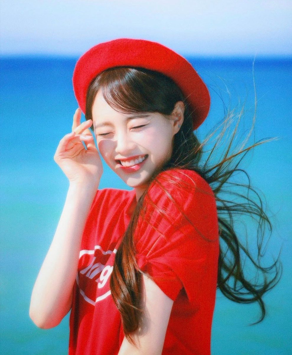 not chuu.lvr tweet media