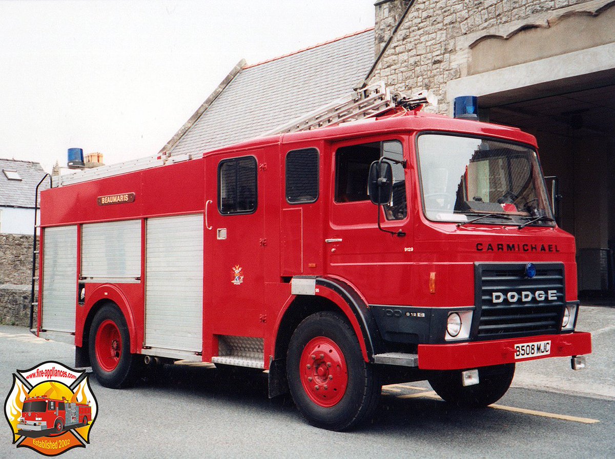 evo_uk's tweet photo. Gwynedd Fire Service, North Wales: 1984 Dodge G12 / Carmichael PL B508 MJC was new to Bangor Fire Station. It is seen some years later whilst on the run from Beaumaris. #gwyneddfire #northwales #northwalesfire #dodge #pumpladder #fireappliances #firephotography #emergencyvehicles https://t.co/95qiwlLYZW
