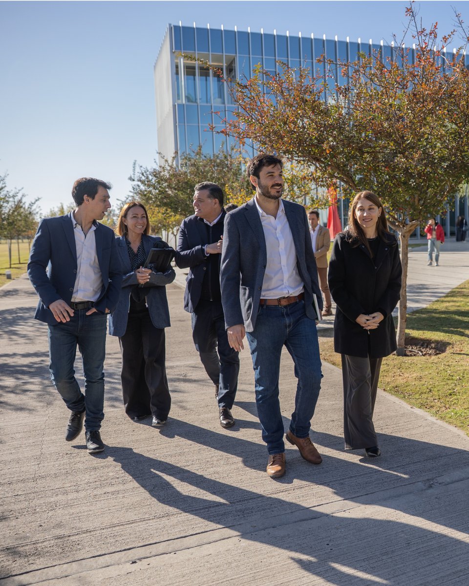 tori_flores's tweet photo. Presentamos el Programa ACT: Acción Climática en el Turismo ⛰️⁣
⁣
Una iniciativa que desarrollamos junto a @turismocba y @lasiglo21 para acompañar al sector hacia un modelo más sostenible y resiliente. ⁣
⁣
👉 Está destinada a alojamientos turísticos, prestadores de turismo alternativo y guías profesionales de turismo; a partir de su participación, podrán incorporar herramientas concretas para mejorar la sostenibilidad dentro de la actividad turística. 🙌⁣
⁣
Más de 300 personas participaron del acto de lanzamiento, que además incluyó un taller de capacitación y el panel “Acción Climática y Turismo: de la esfera internacional a la realidad local”.⁣
⁣
Con esta iniciativa, Córdoba continúa fortaleciendo políticas públicas que integran desarrollo, turismo y cuidado ambiental. 🌵

#AmbienteCba #HacerParaCrecer