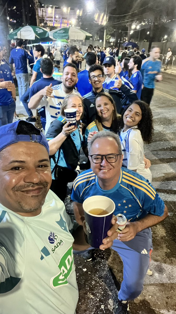 tropadogordaoo's tweet photo. Mais um jogo, juntos…

É a @tropadogordaoo 🦊💙🤍👊🏽 https://t.co/XrEUj2f24V