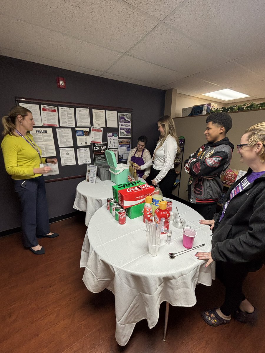 fremont_hs's tweet photo. 🥤✨ Ross students brought the buzz to the administration building with the very first student-run soda shop pop-up! From crafting refreshing drinks to greeting customers with confidence, students were serving up smiles while building communication, teamwork, and job skills 💜👏 https://t.co/yZntkJvSGJ