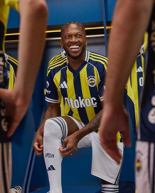 BM1907Legend's tweet photo. 🚨 Frede’ye yurt içinden ve Brezilya’dan teklifler var. Oyuncunun menajeri karar için süre istedi. Nihai kararın başkanlık seçiminden sonra verilmesi bekleniyor. ⏳🇧🇷
#Frede #Transfer #SonDakika #Brezilya #SüperLig https://t.co/HPLRig9T0S