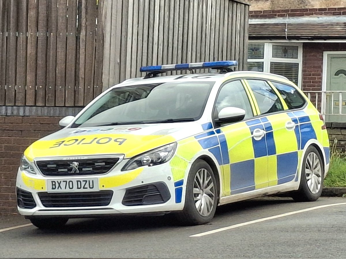 999Services's tweet photo. Staffordshire Police - Biddulph. 
A couple of Staffordshire Police vehicles parked up at the Police office at Biddulph Town Hall today.

1)  Toyota Corrola Active HEV CVT DX74 ACZ

2) Peugeot 308 BX70 DZU https://t.co/iCFjVA5GyC
