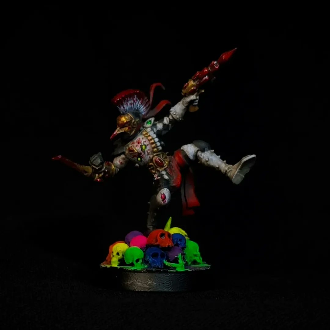 Warzone_Studio's tweet photo. Harlequin with skull confetti by the artist @miseryminis
#WarzoneStudio #harlequins40k #aeldari #best4minis #warhammer40k https://t.co/h5QfU0ao3r