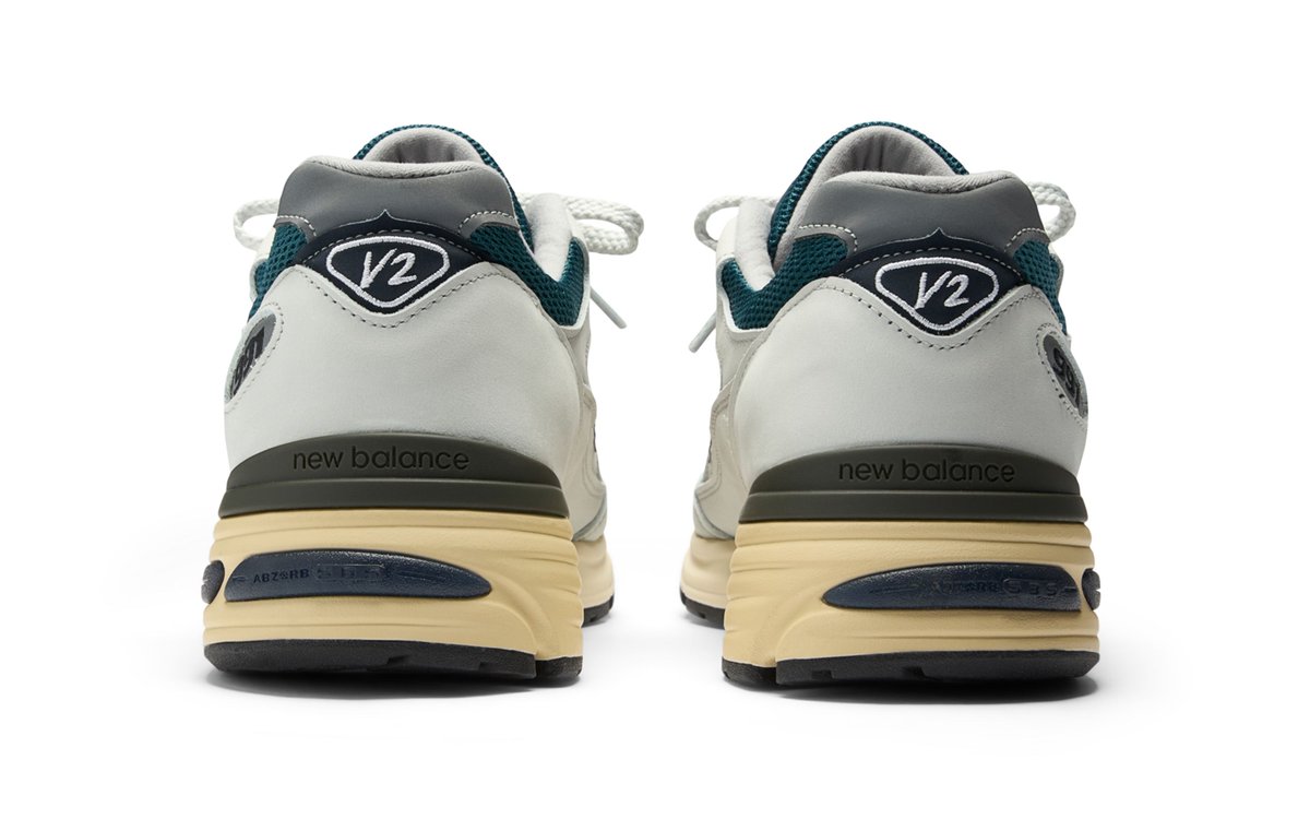 houseofheat's tweet photo. New Balance Has Quietly Cooked Up Another Perfect 991v2 👀👀 https://t.co/Tc2bPFneus