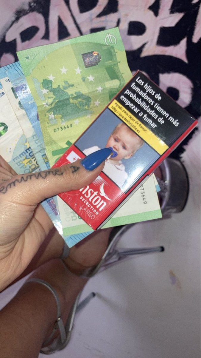 Nadiaonhell's tweet photo. Que ganas de llevar a un inútil con collar de perro y obligarlo a pagarme mis compras https://t.co/Hi8ep7QSfR