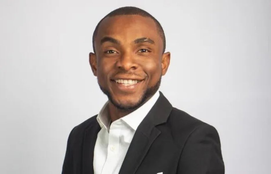 realansudamoah's tweet photo. Funny how some sports journalists suddenly turned into full-time political analysts under the last government. Every match report came with anti-government propaganda, fear messages and even coup suggestions. Today, silence. Absolute silence.

So were they really “concerned citizens” or just strategic influencers hired to shape the minds and votes of the youth through football? 🤔