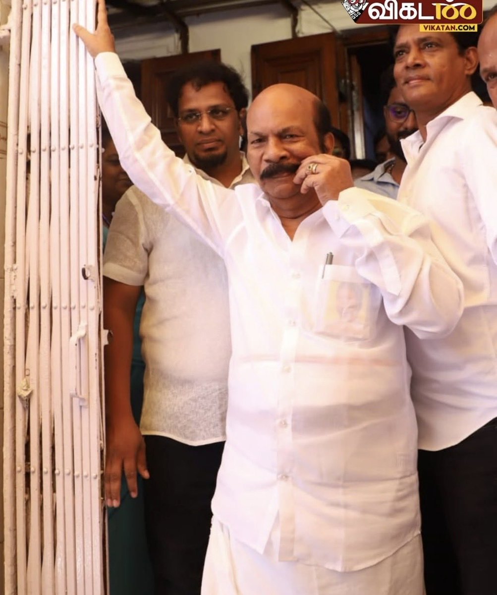 sv_saro's tweet photo. @Udhaystalin பேரவையில அவர் பதில் சொல்றதுக்கு முன்னாடியே நீங்க எதுக்கு போனீங்க?! https://t.co/iETaqN61Ny