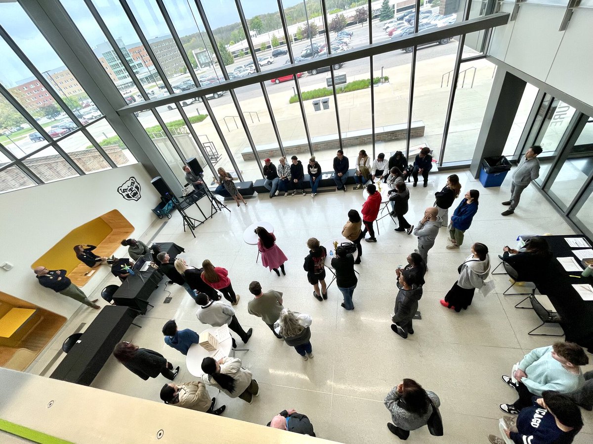 Oakland University School of Business tweet media