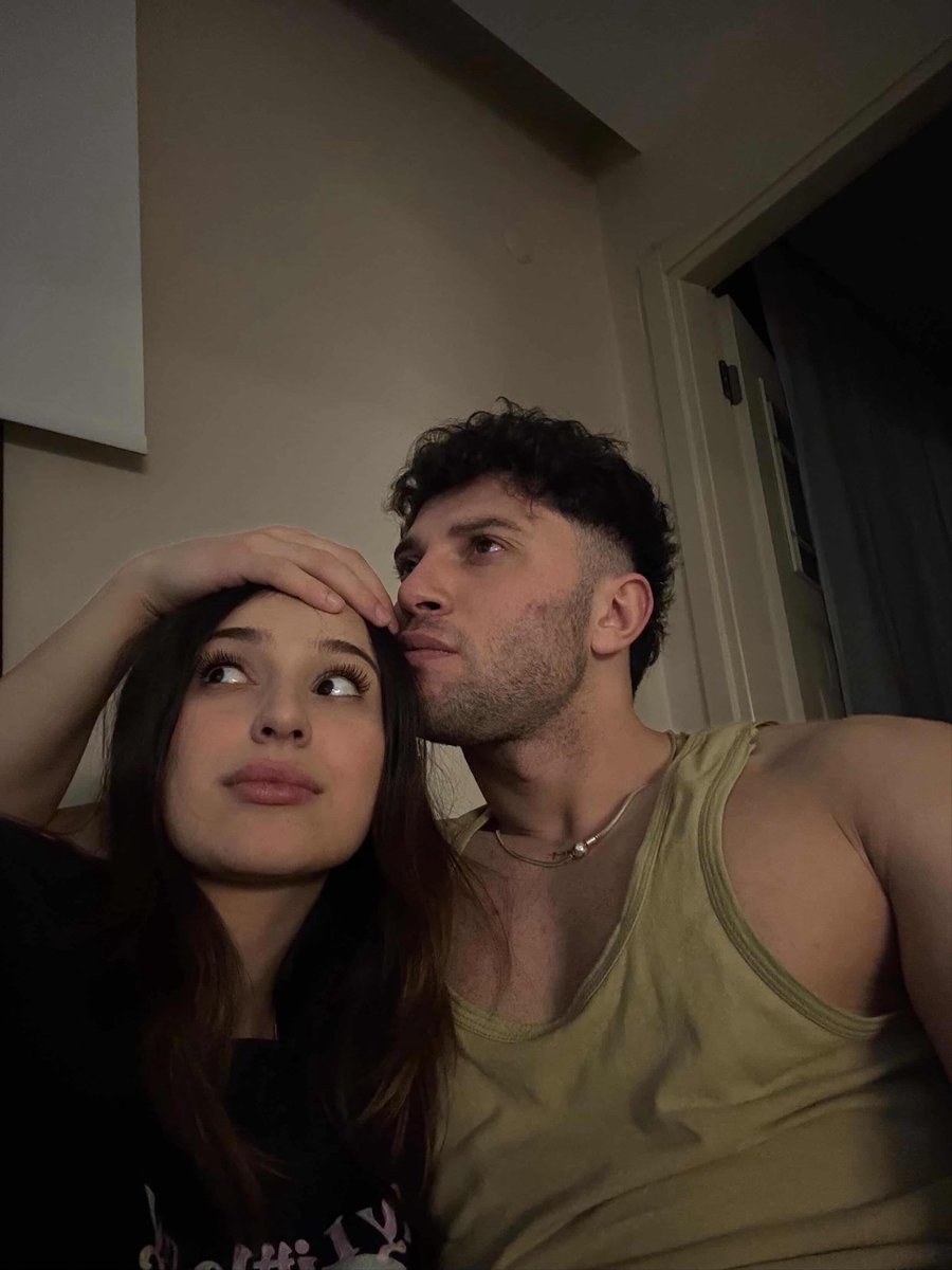 Ayşe tweet media