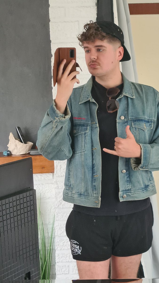 Johnny tweet media