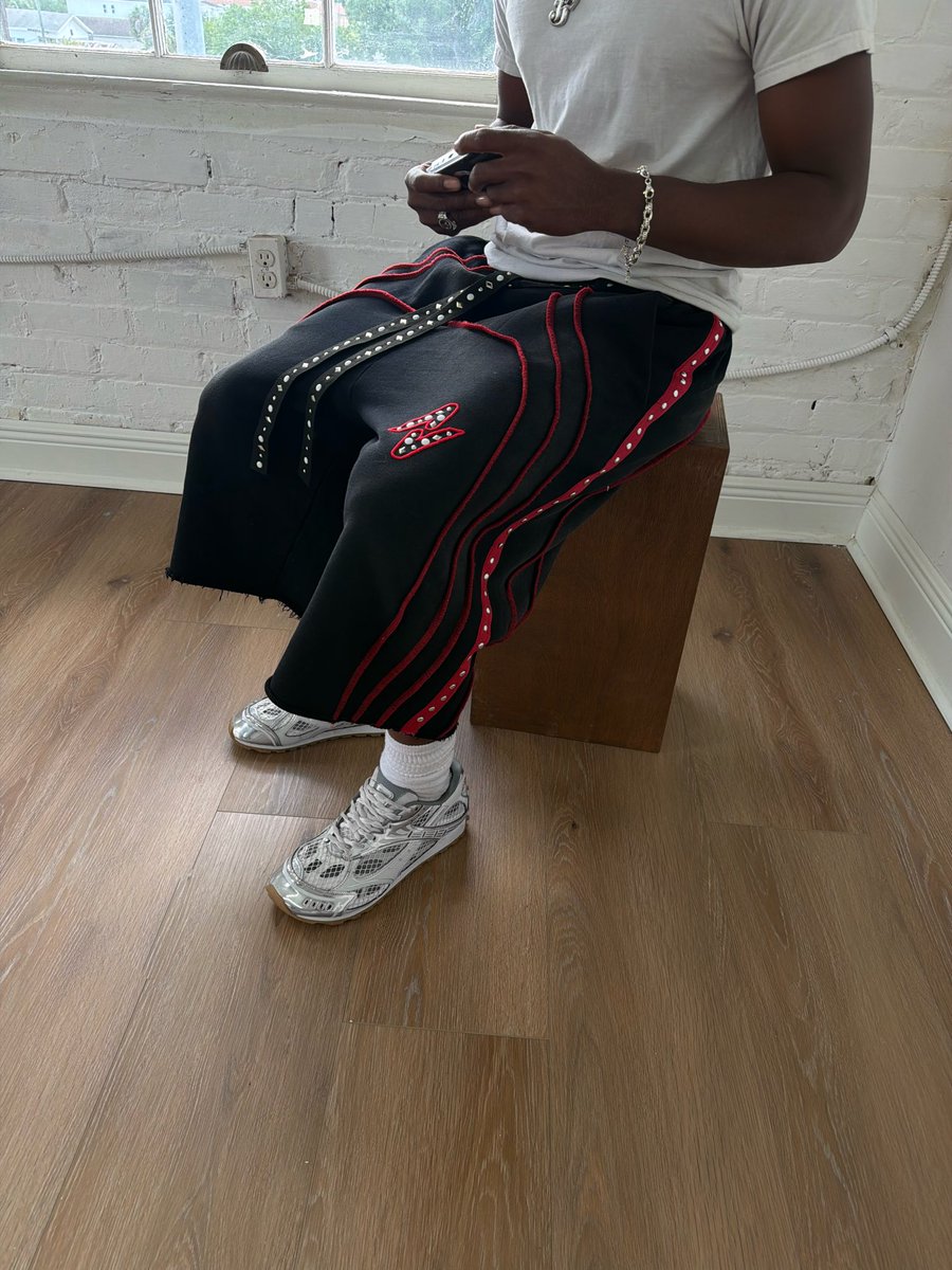 lpaul4_'s tweet photo. New drop Friday 😮‍💨🔥 https://t.co/mBpxiYQmbV
