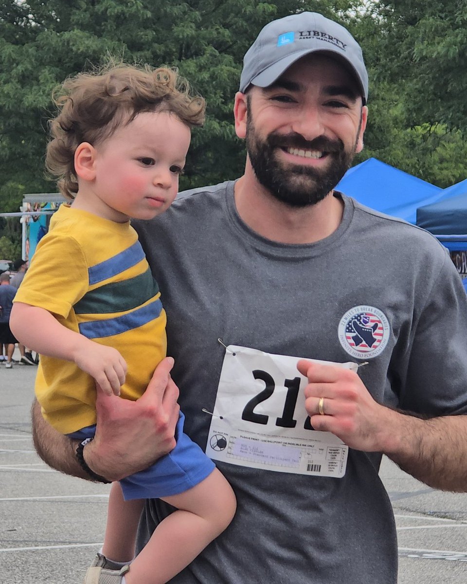 LiveLMH's tweet photo. Run. Walk. Remember. This May 16-17, join us at the #22MTBB Run in person or virtually and pay tribute to a military hero in your life. Write their name on your bib, create a fundraising page in their name, or carry a photo or sign during your miles. https://t.co/RNBDPNUFBL https://t.co/FS9dsauucR