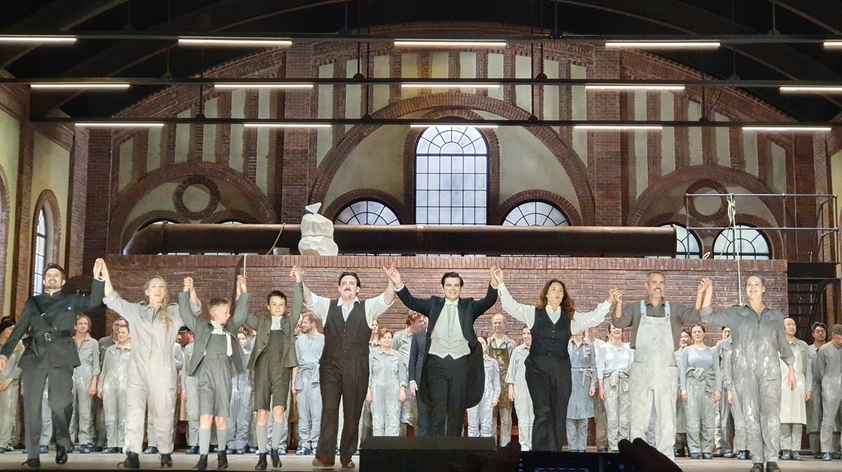 j_boso's tweet photo. Une #Norma con liete fine mais de grande intensité au #StaatsoperBerlin ce soir ! Très grands bravos à @sonyayoncheva @FredDeTommaso @angela_brower @erwinschrott choeur et orchestre dirigés par #GiuseppeMentuccia https://t.co/DuDK44rFSn