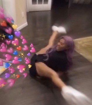 hoematize's tweet photo. @slayyyter @deathby1989cutz @FallonTonight @jimmyfallon YASSS! We sooo proud of you queen https://t.co/SRHLkhPObQ