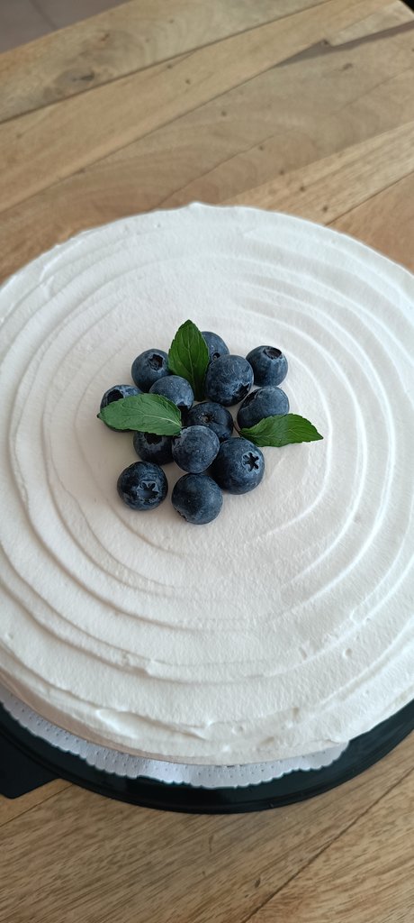 RosinaQuintana's tweet photo. Celebra el ombligo de la semana con un delicioso #PastelTresLeches 😋 #rosiqui #rosiquishop #repostería #cakeshop #FelizMiércoles https://t.co/9wq6tlxZe0
