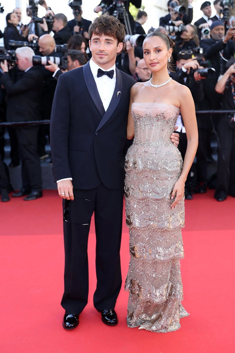 Fashion_Critic_'s tweet photo. Mélanie Thierry, Hande Erçel, Gillian Anderson, Anna Mouglalis, Aja Naomi King, Sara Sampaio, Charles Leclerc, Alexandra Leclerc, Léa Drucker and Araya Hargate brought the glamour on day two of Cannes Film Festival

https://t.co/eogxdIfG9u https://t.co/4kVRAx8S6t