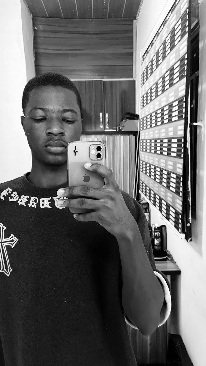 Yahwe______'s tweet photo. LV X McQueen hoodie concept https://t.co/xxjumrWLcu
