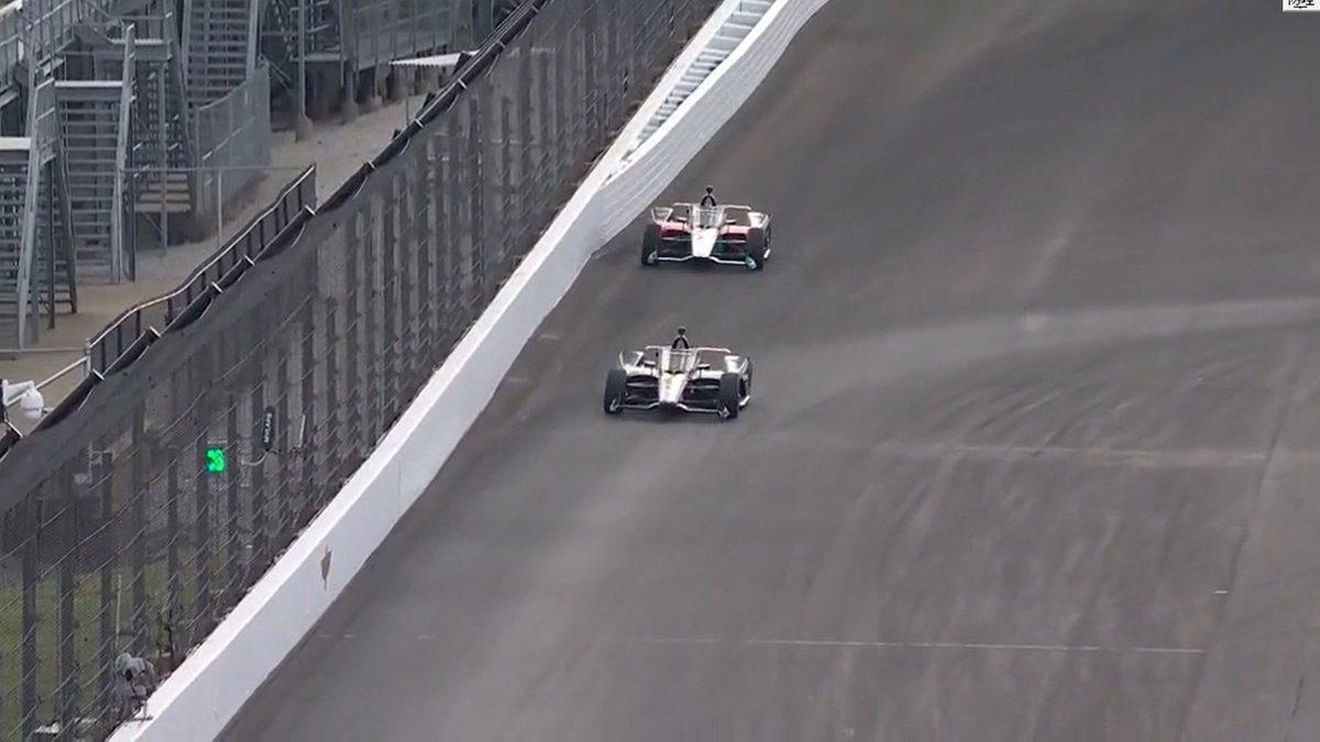 佐藤琢磨選手がターン1で4輪スライド。