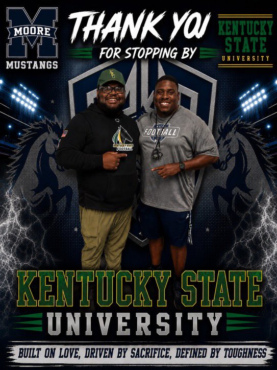 CoachMarcusH's tweet photo. Thank you Coach @Steve_Wallace_2 from @KYSUFB for stopping by @FBMooreMustangs to talk about our program and our student athletes! We look forward to having you back in the fall !!
#NothingMattersMOORE #BuiltOnLOVE https://t.co/OEPVed2JkC