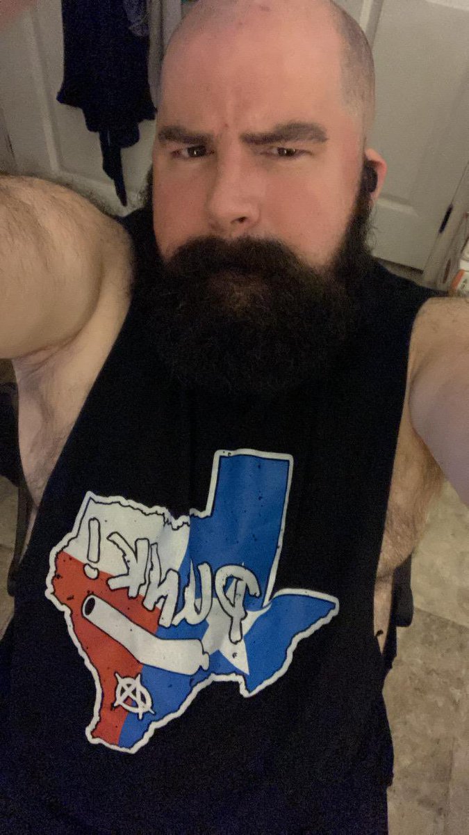 A Bassist Bear tweet media
