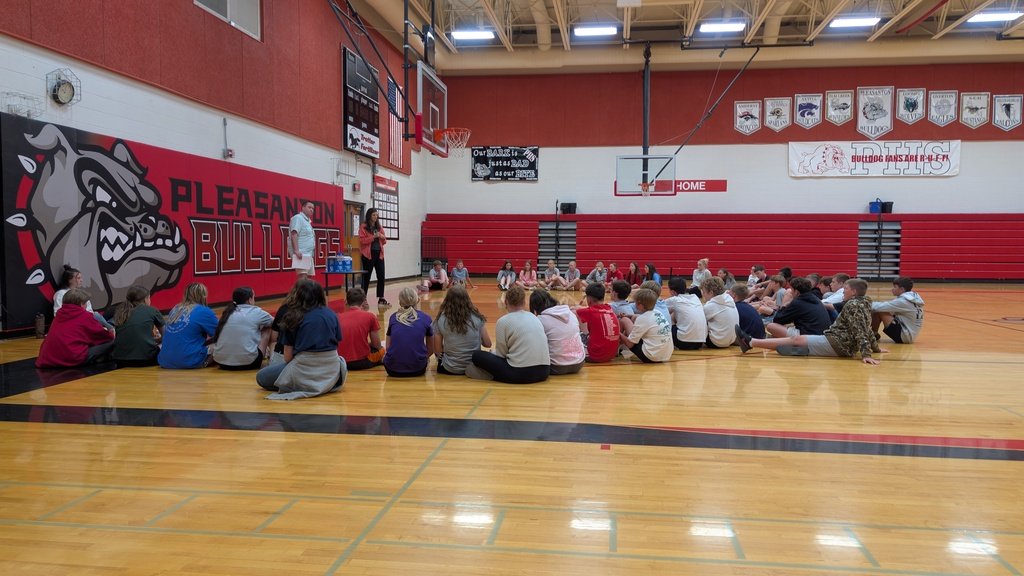 BulldogsPHS's tweet photo. Mr. Jorgensen and Mrs. Higgins presented awards to our Middle School students today in a celebration at the end of the day!  They awarded Certificates for NSCAS Scores, MAP Scores, MAP Growth, and Students of Integrity! https://t.co/IFKKuHQ3LV