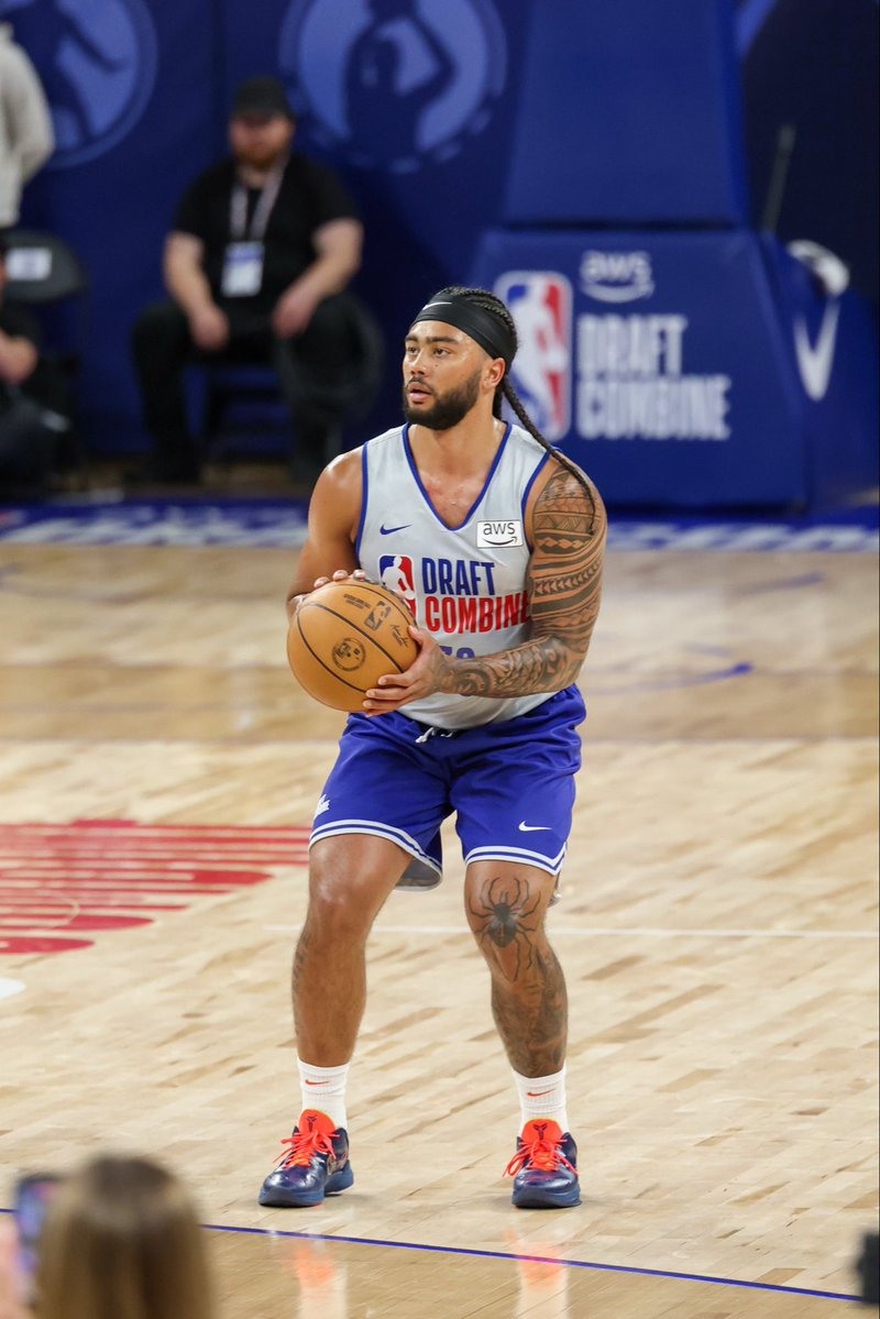 sahil_mittal24's tweet photo. #Illini Kylan Boswell playing in the 5-on-5 scrimmages here at the NBA Draft Combine in Chicago. https://t.co/y5jN7rodgg