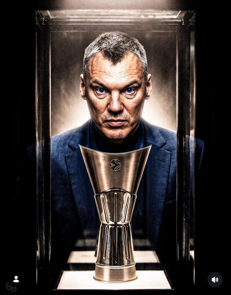 FbMetallica's tweet photo. F4 Ev sahibi Pana yenildi...
Back to back geliyor...
Finalde Real ile oynar kupayı alırız 
👑💛💙👑
@FBBasketbol https://t.co/SQ5HcAeoNW