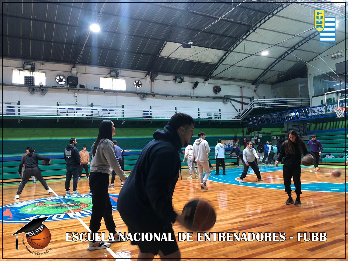 EneFubb's tweet photo. CURSO DE ENTRENADORES - SEMESTRE 1 https://t.co/gWYYMX4AnA