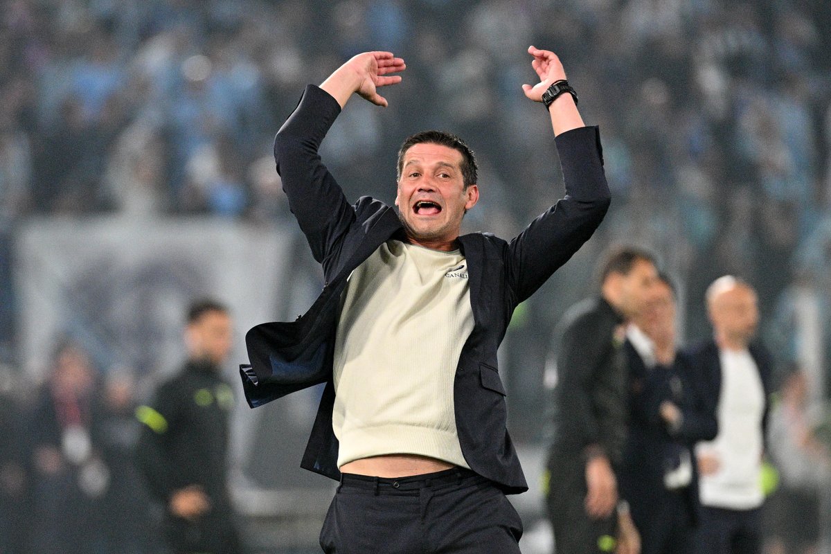 SerieA_EN's tweet photo. Debut season 👋
#SerieA 🏆
#CoppaItaliaFrecciarossa 🏆

A campaign to remember for Cristian Chivu 👏 https://t.co/j1dqvQ3YGM