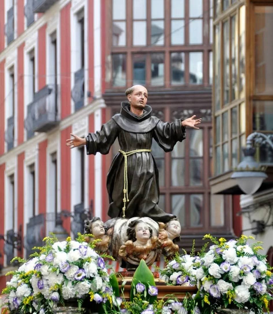 SIldefonCister's tweet photo. Celebramos con gozo la Festividad de #SanPedroRegalado, Patrón de nuestra querida ciudad hermana de #Valladolid(donde nació en 1390) y de nuestra @archiValladolid. Santo franciscano que dedicó su vida al Señor y a los demás.¡Feliz día! 📷 #LaCistérniga Cofradía San Pedro Regalado https://t.co/Sz0BTfmER0
