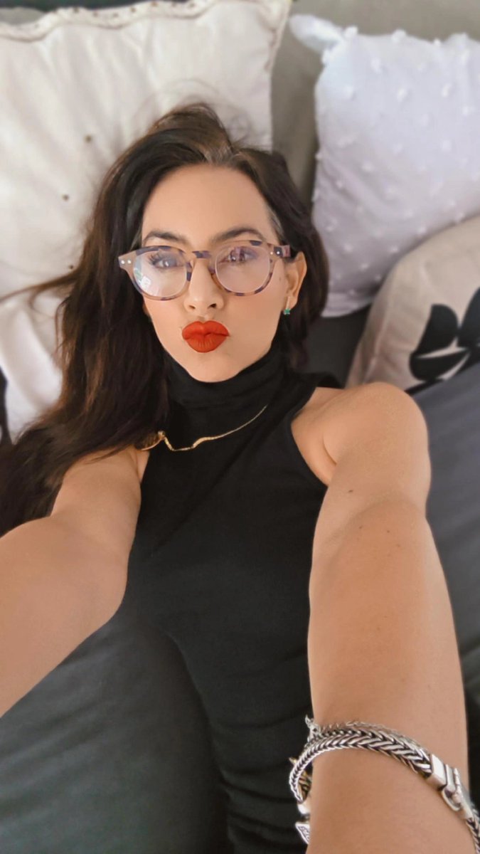 Claudia Lizaldi ✨ tweet media