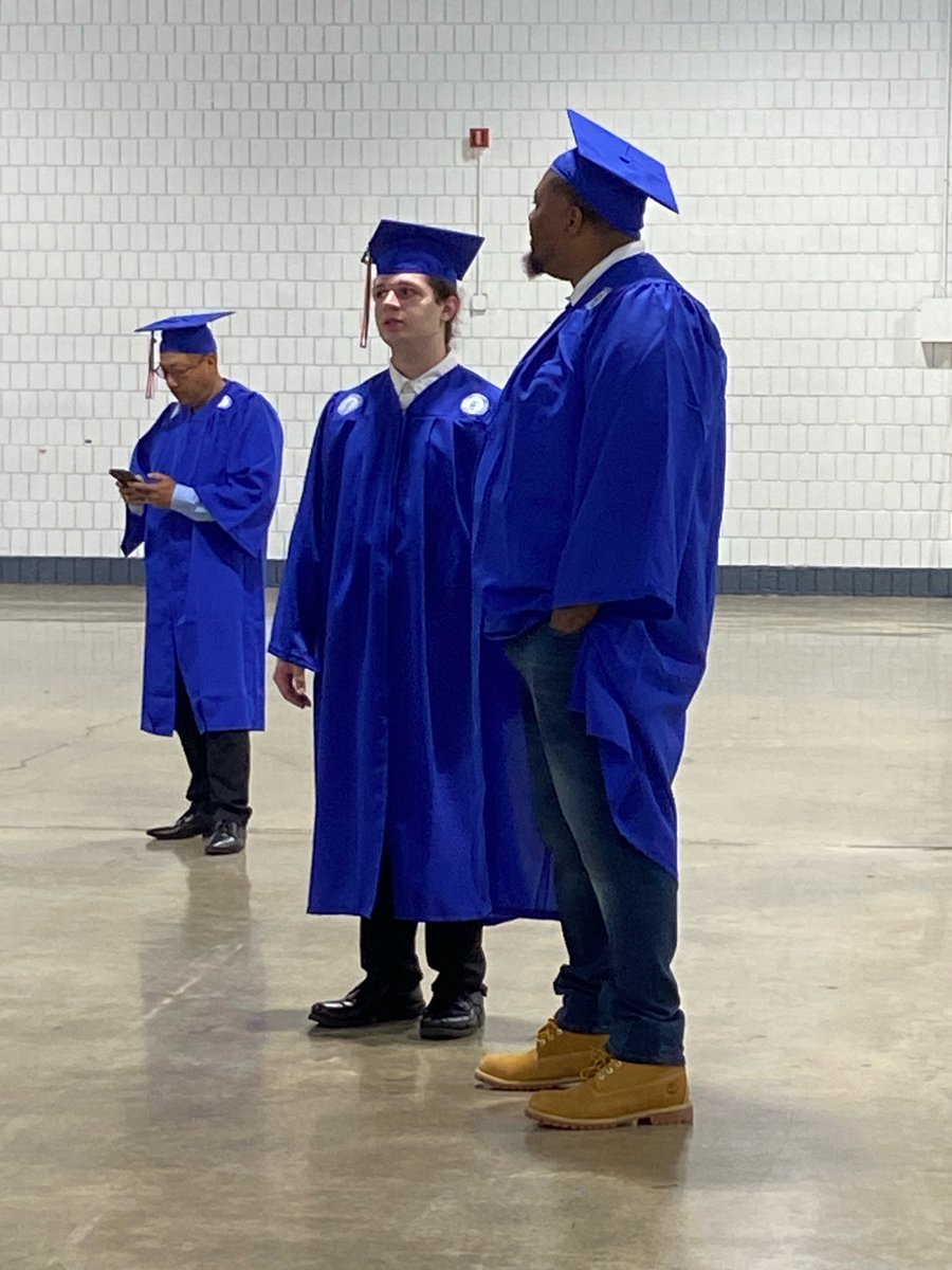 RandolphCC's tweet photo. The nerves. The excitement. The “I can’t believe we made it” moments.

Tonight, RCC students become RCC graduates. 💙🧡🎓

#RCCGraduation #RCCProud https://t.co/uTUAK856nY