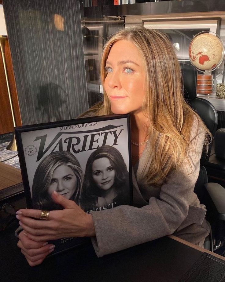 Aniston0975's tweet photo. Power duo energy. Morning Breaks, history made.  
> #TheMorningShow https://t.co/cAyFkFOTHk
