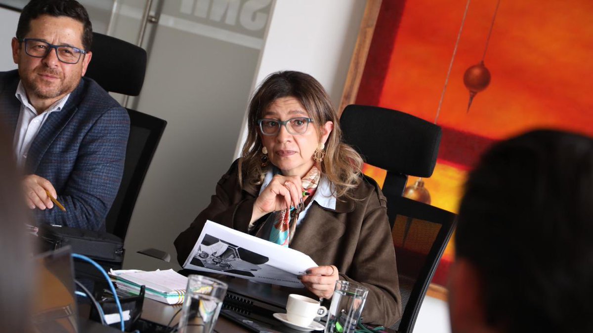 Supernotariado's tweet photo. #SNRContigo | Desde la Supernotariado seguimos fortaleciendo el trabajo articulado con la Unidad Administrativa Especial de Catastro Distrital de Bogotá (UAECD), con el fin de avanzar en procesos más eficientes y cercanos para la ciudadanía. 🤝
Esta articulación nos permite fortalecer la seguridad jurídica sobre la propiedad y modernizar los servicios registrales así como catastrales en el país. 🇨🇴🏠🏞️