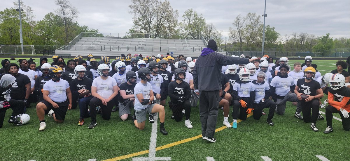 CoachHill1's tweet photo. At #TheHawk checking out some Michigan High School football talent #CCCLionsFootball https://t.co/HNuOpPtDL4