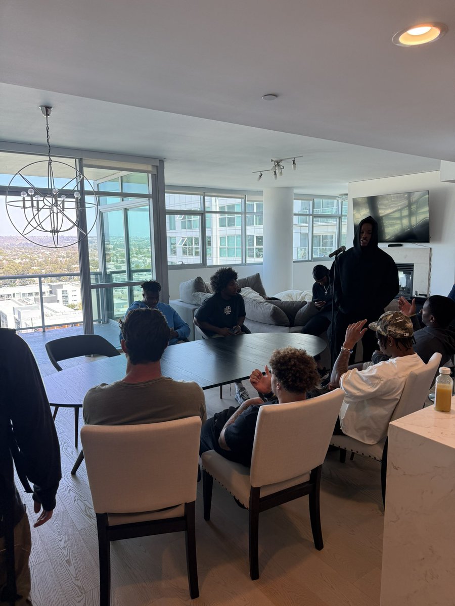 Tony Jefferson tweet media
