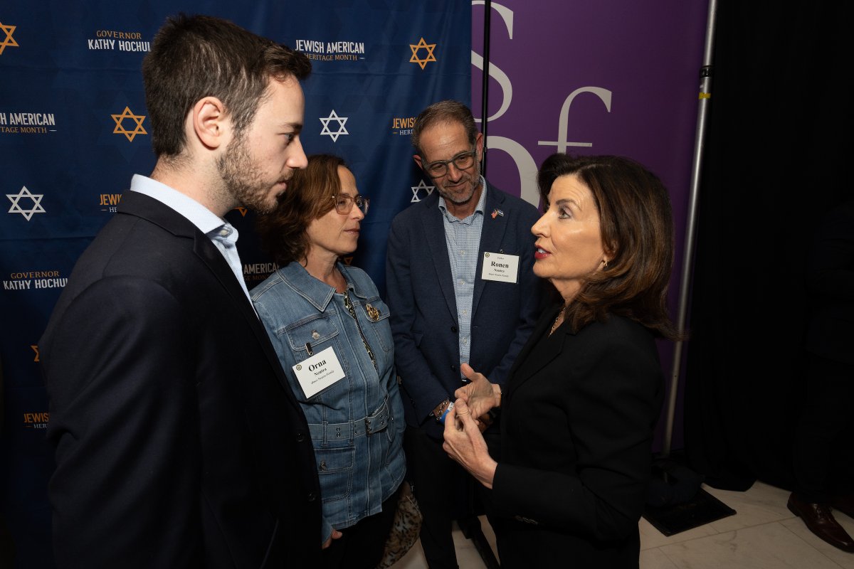 Governor Kathy Hochul tweet media