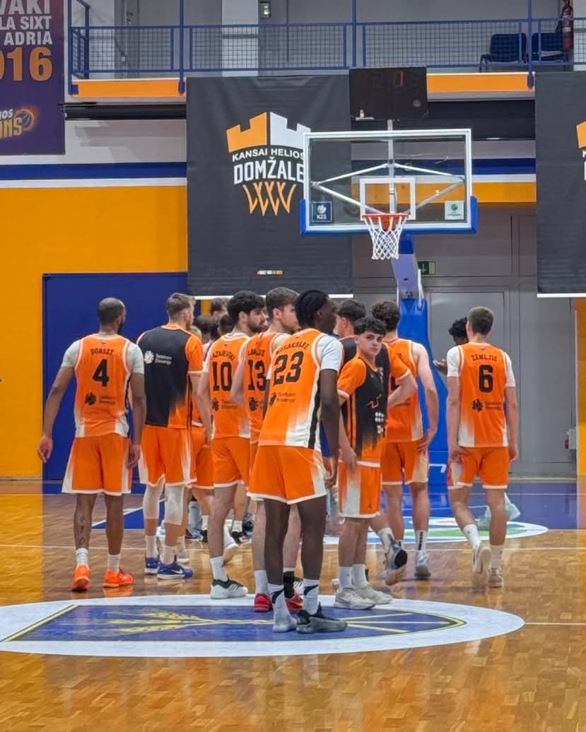 KKDomzale's tweet photo. Sezono končujemo tudi v @LigaOTPbanka. Šenčur je bil od nas boljši v četrtfinalni  seriji. Se vidimo v naslednji epizodi #brezvasninas https://t.co/tpfcIHZrQa