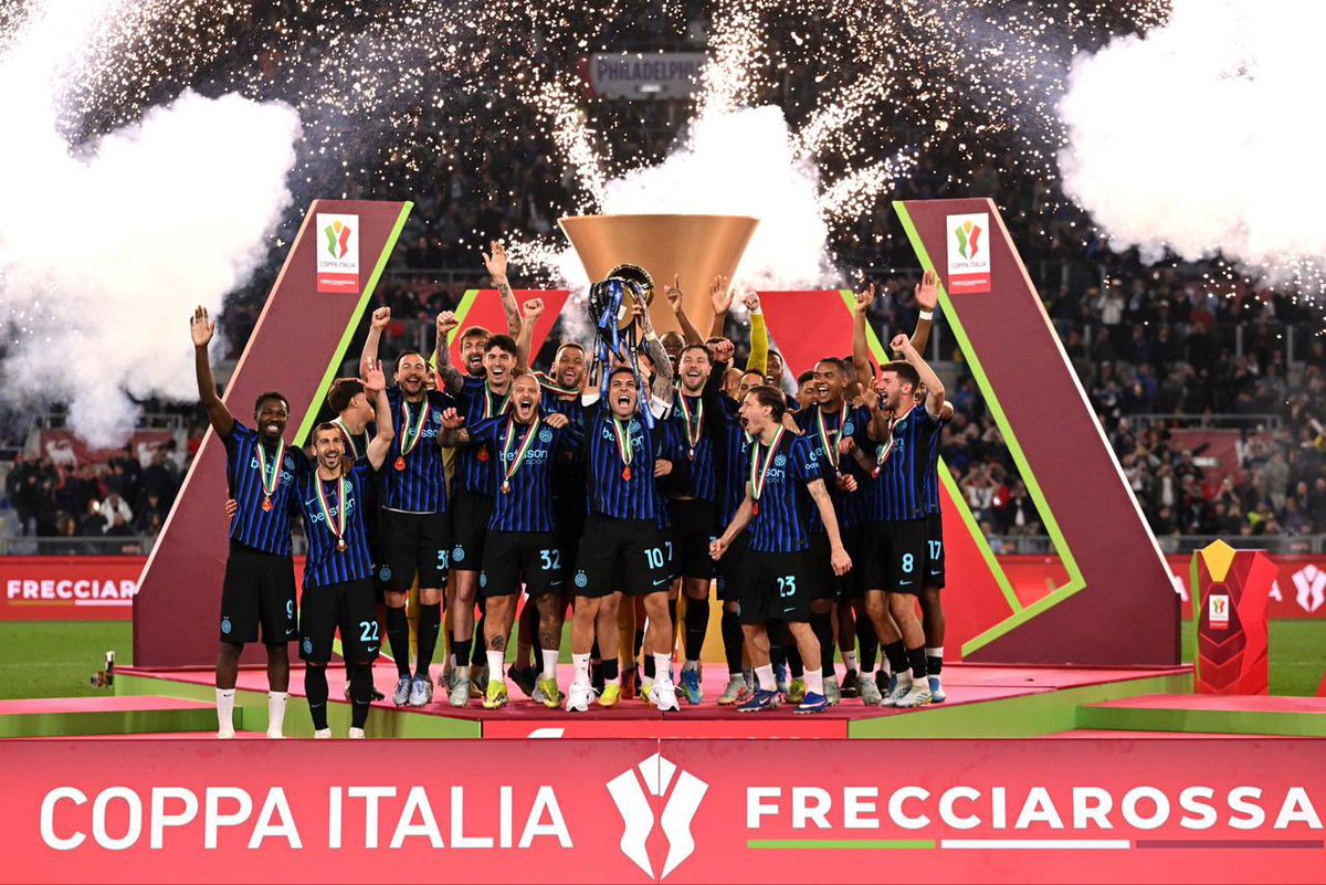 f_22hd's tweet photo. Campioni https://t.co/YvS1BdF0Xq