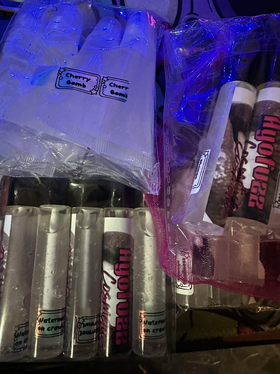 AyoFuzz cosmetics tweet media